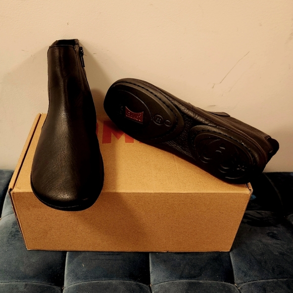 Brand new -  Camper Right Leather women's ankle Boot - 6.5 US black - Picture 2 of 8